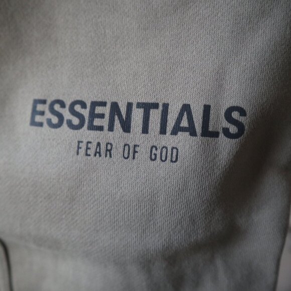 Fear Of God - FOG Essentials sweatpants Olive - Picture 4 of 5